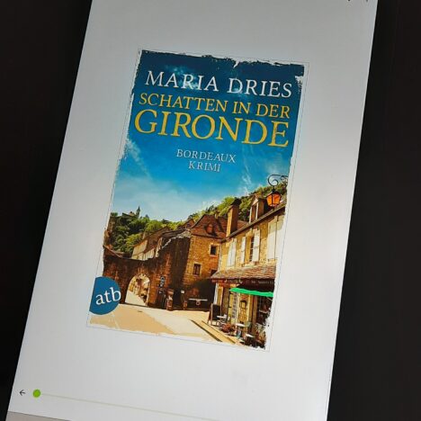 Große Gefühle: Das Mädchen auf den Klippen – Helenas Geheimnis – Das Schmetterlingszimmer: Drei gefühlvolle Romane (von Lucinda Riley) Audio CD – MP3-Audio)